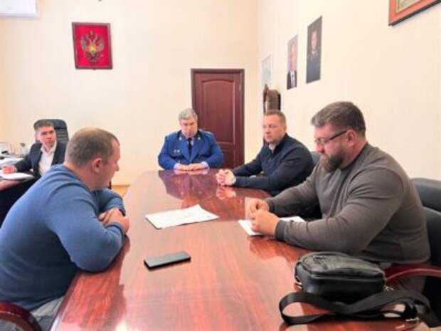 Курский бизнес-омбудсмен и заместитель прокурора области выслушали курских предпринимателей