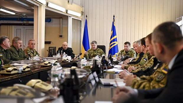 Президент Украины Петр Порошенко подписал указ о смене формата операции в Донбассе. 30 апреля 2018