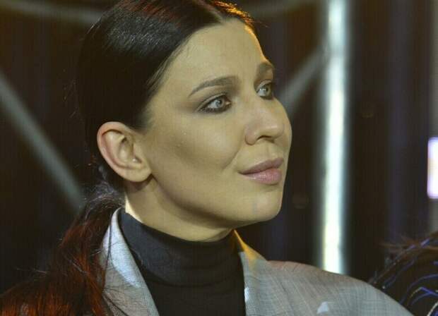 Украинец, который моложе на 6 лет: стало известно, за кого вышла замуж Елка