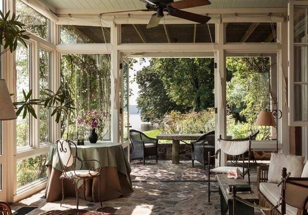 Летняя веранда в стиле прованс, которая станет настоящей изюминкой и излюбленным местом для отдыха в загородном доме. 