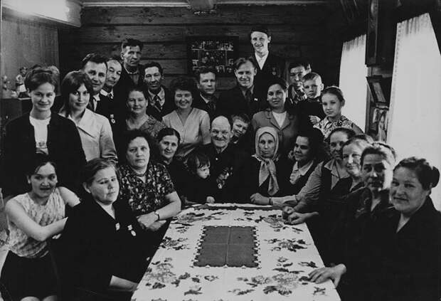 Семейный портрет на фоне 20 века (ФОТО)