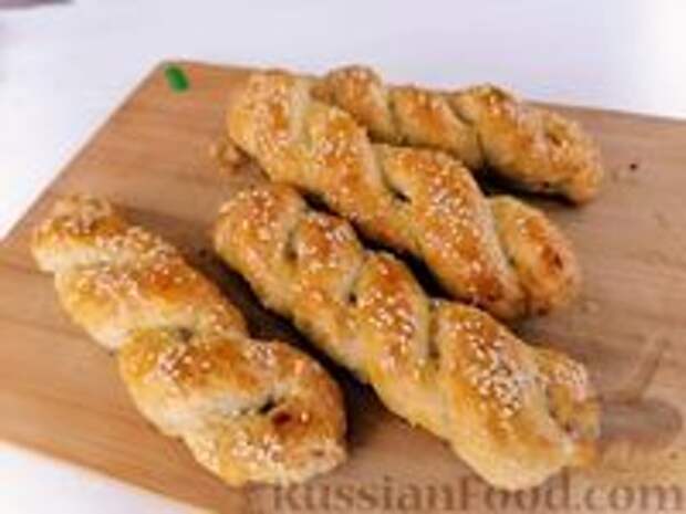 Фото к рецепту: Слоёная выпечка с мясом