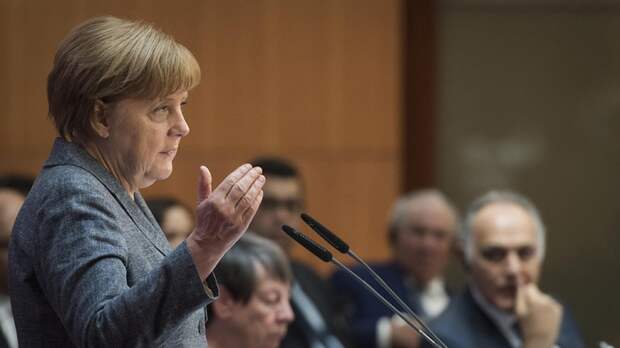 Меркель назвала главную причину пересмотра отношений с Россией