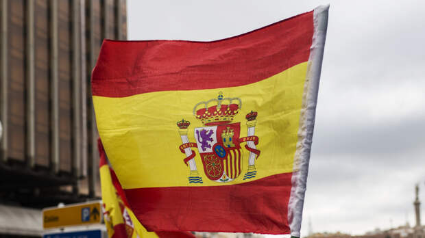 Трамп приказал прекратить все деловые отношения с Испанией