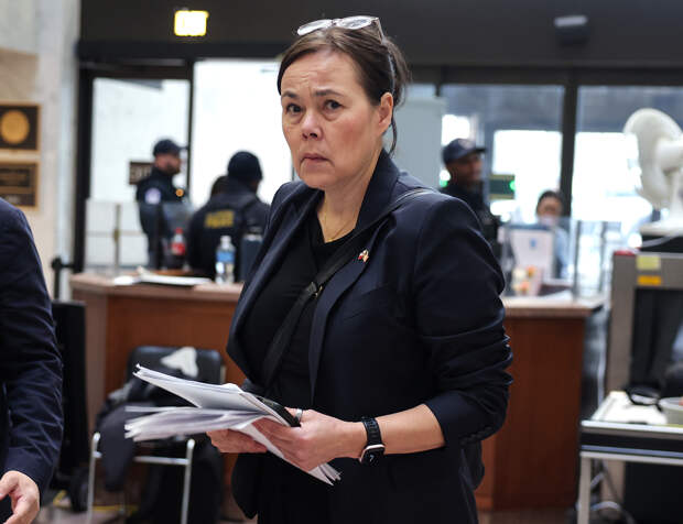 «Давление стало еще сильнее». Глава МИД Гренландии расплакалась после встречи с администрацией Трампа