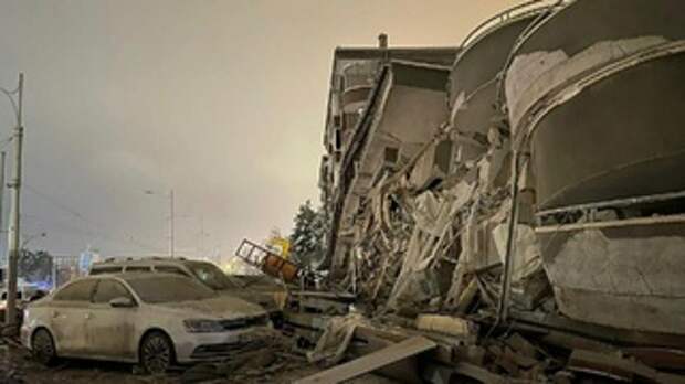 Число погибших при разрушительных землетрясениях в Турции превысило 48 тысяч