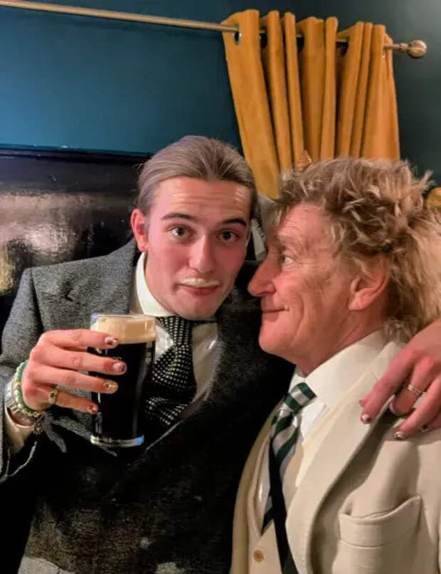 Алистер Стюарт и Род Стюарт