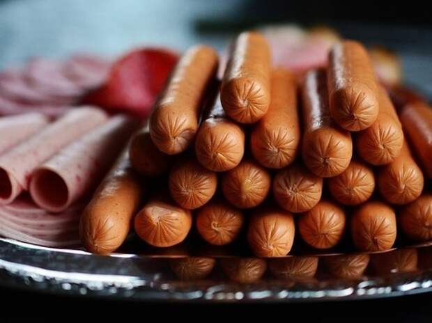 Онколог предостерег от употребления колбасы: может быть вреднее сигарет