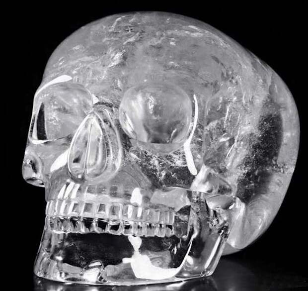 https://infowizzard.com/wp-content/uploads/crystal-skull-front-view.jpg