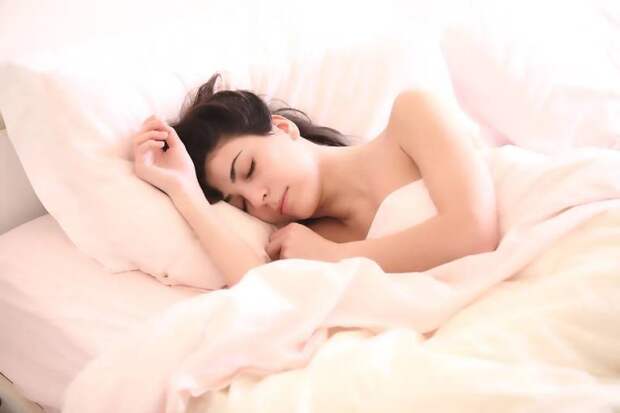 Ученые: спать дольше 6,5 часов опасно для мозга