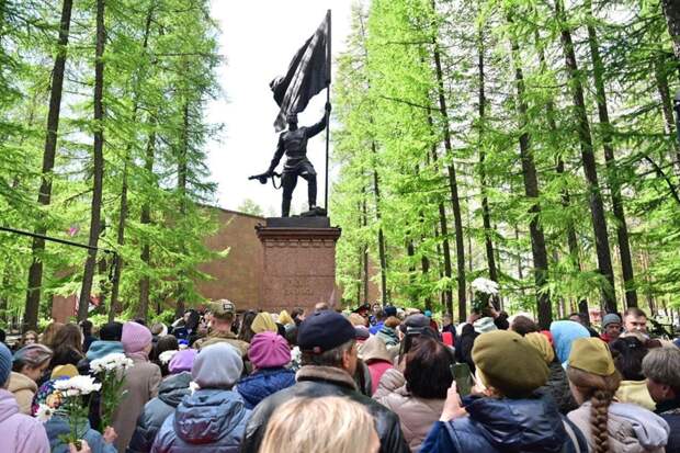 В Уфе открыли памятник Газию Загитову