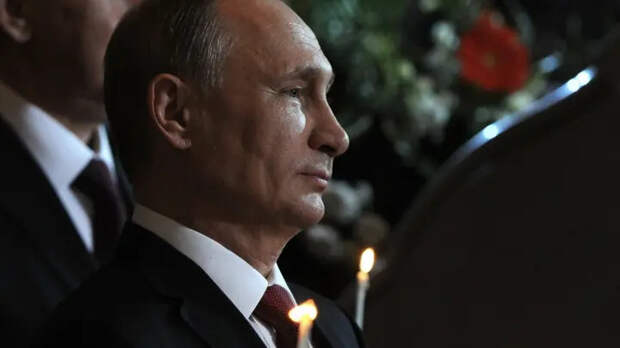 Путин впервые встал на колени. Что произошло?
