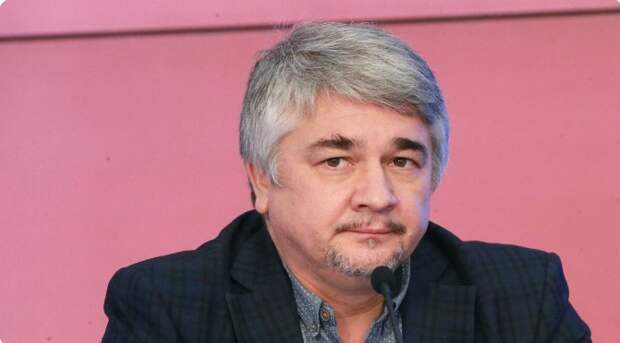 Ростислав Ищенко не согласен с утверждениями российских патриотов о том, что Запад хочет завоевать Россию