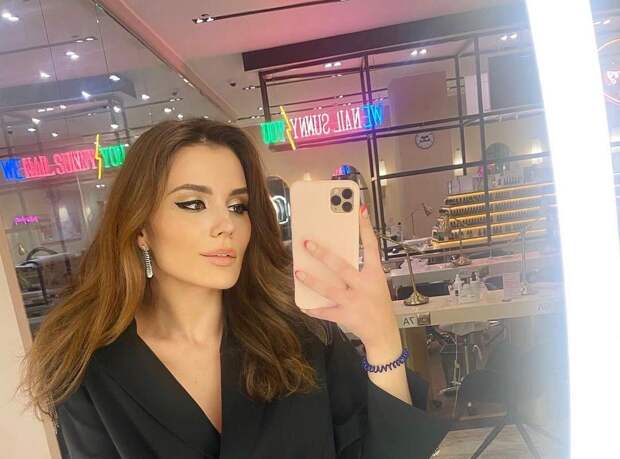 Дочь певицы Распутиной Мария заявила, что не хотела обидеть мать участием в шоу