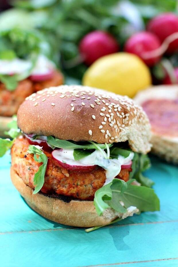 Lemon Dill Spicy Salmon Burger