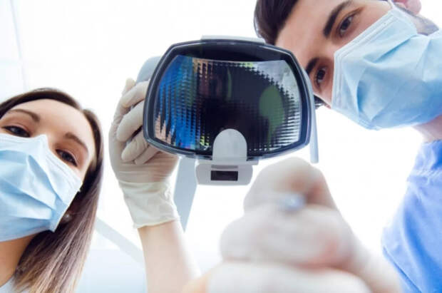 В США пациентка лишилась всех зубов после визита к стоматологу