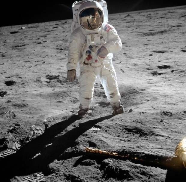 Первая высадка на Луну совершена американцами./Фото: sciencedebate2008.com