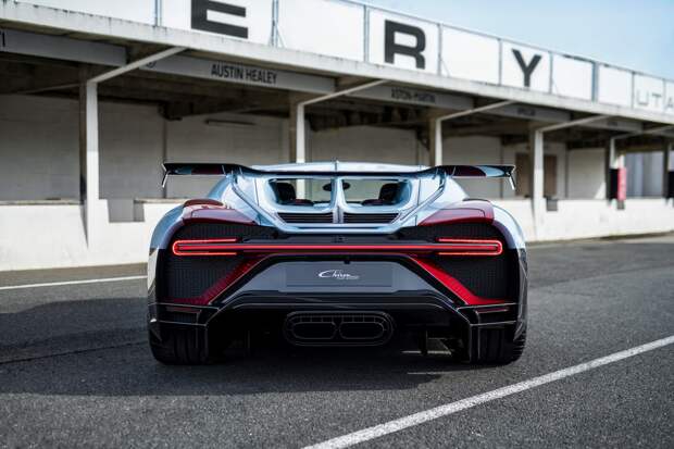 Спецверсия гиперкара Bugatti Chiron Pur Sport Grand Prix