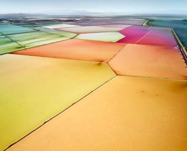 Красочные фотографии соляных прудов со всего мира, снятые с самолета