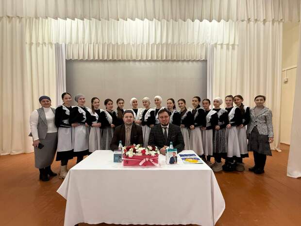 Чувашиядә укучылар өчен татар шагыйрьләре белән иҗади очрашу оештырылды