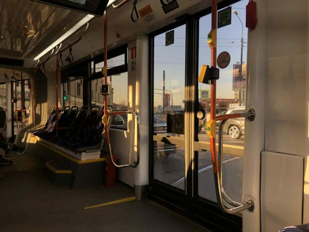 Сбер запустил оплату проезда по геолокации в трамваях «Чижик» в Петербурге