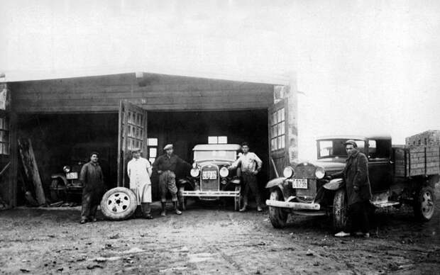 Гараж в Нубарашене. 1930 год. 