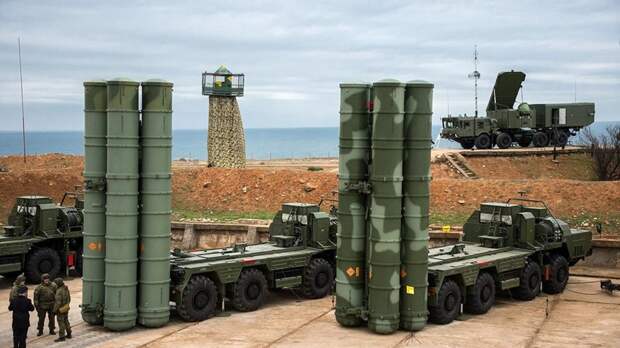 Песков: контракт по С-400 включает частичную передачу технологий Анкаре