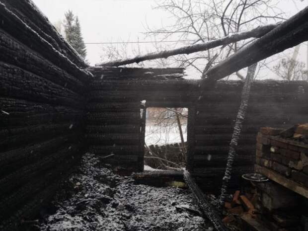 Три человека пострадали при пожаре