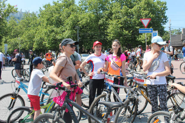 Тысячная велоколонна прокатилась по центру Севастополя 8