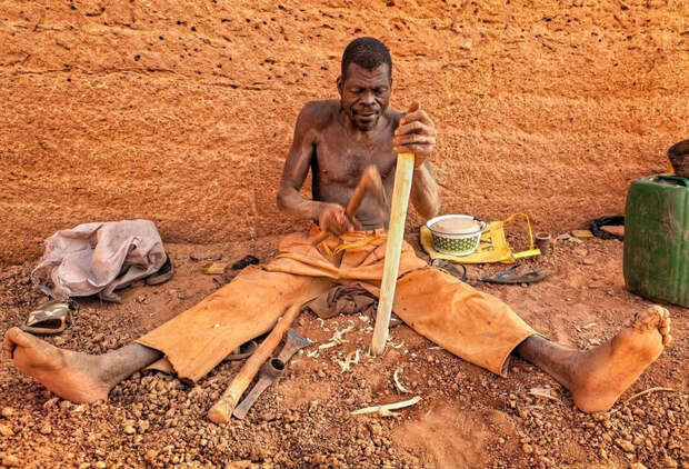 Особенности необычной национальной работы: кирпичный карьер в Буркина-Фасо