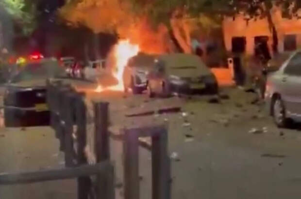 Хинкл заявил, что в Тель-Авиве воцарился хаос и показал последствия ударов