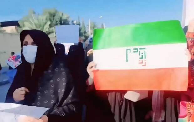 Иранские СМИ: Тегеран просит Москву помочь в подавлении беспорядков