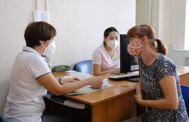 Астраханское здравоохранение: обеспеченность населения врачами остается выше, чем в среднем по России