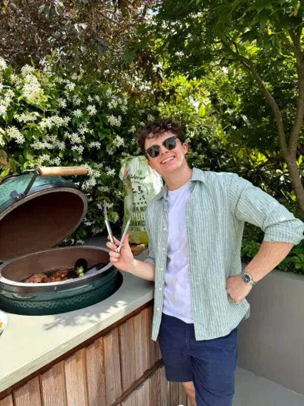 Сэм Холланд