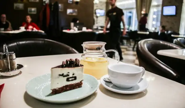 В Тюмени самые большие чаевые официанты получают в новый год и на корпоративах