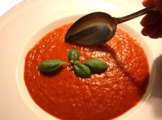 В Голландии очень популярен томатный суп с базиликом - рецепт на портале "Здравком".