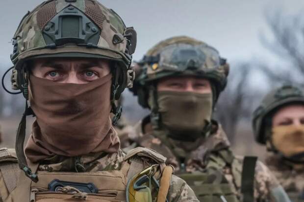 Украинские военные попытались сфотографироваться с флагом в Красноармейске