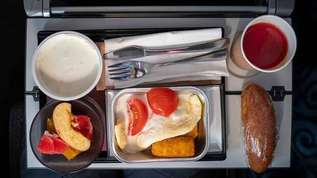 Какие самые популярные напитки на борту самолёта