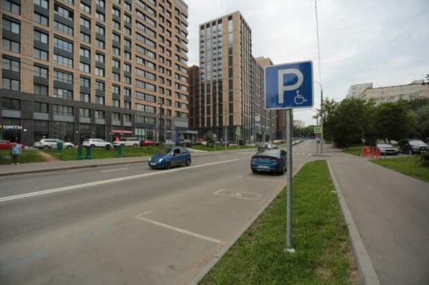 Две полосы Клинского проезда будут вести к ул. Клинской, а одна -в сторону МСД. Фото: Андрей Дмытрив