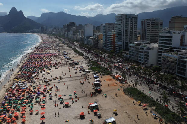 Кебаб на пляже Бразилии обошелся туристу в 153 тысячи рублей