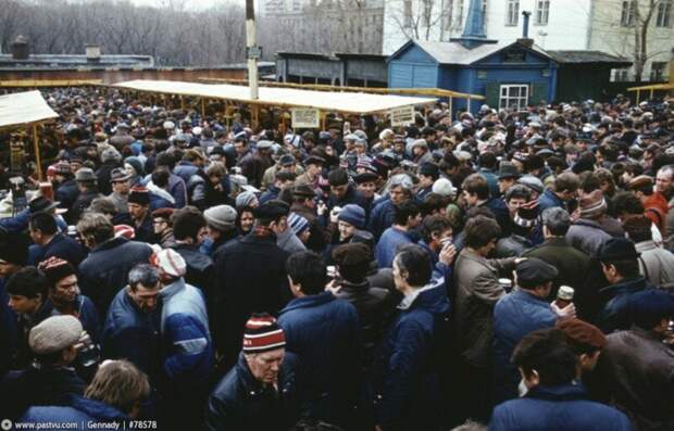 Мода на шапки-"петушки". Москва, 1985 история, ретро, фото