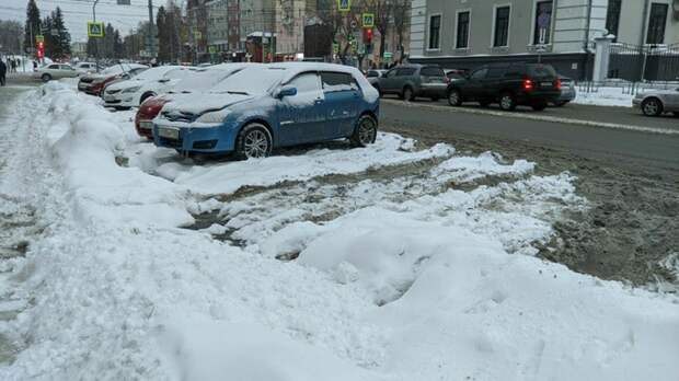 Депутаты предложили сделать парковки бесплатными по всей стране на новогодние праздники