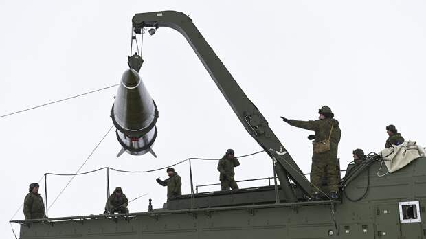 «Вся в руинах»: Украину предупредили о страшных последствиях от удара «Орешником»