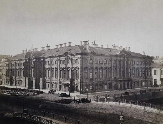 Граф С.А. Строганов сам отдал ключи от своего дворца в Петербурге в 1917 году. И что в итоге?