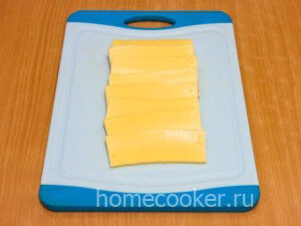 Сосиски в тесте Narezannyj syr 300x225 Сосиски в тесте