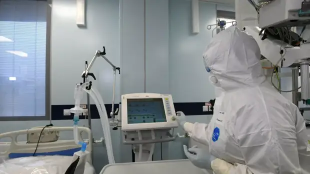 Мурашко назвал число коек в России для больных с коронавирусом