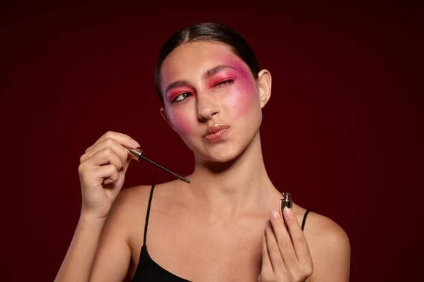 Новое развлечение подростков. Девчонки хамят всем подряд. Кто такие фудкортницы?