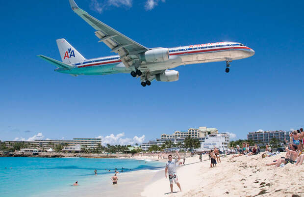 Maho Beach — один из самых необычных пляжей в мире