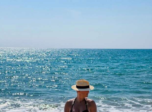 Жена певца Стаса Костюшкина снялась в бикини