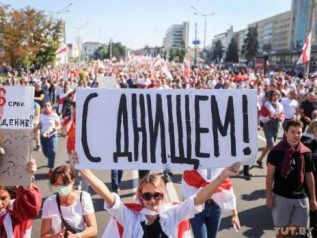 Протест в Беларуси в честь 66-летия Лукашенко (ВИДЕО 18+)